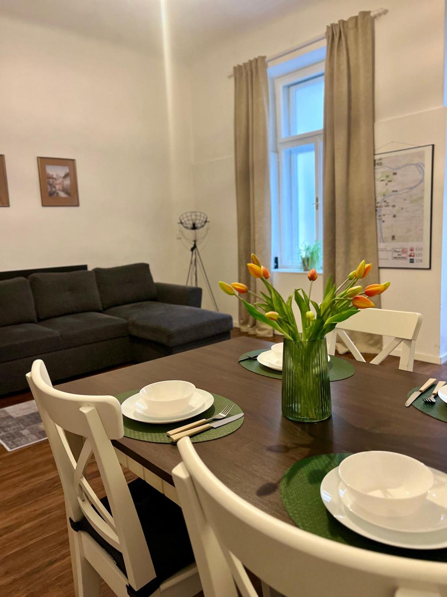 Lovely Prague Havanska - With Free Parking Екстер'єр фото